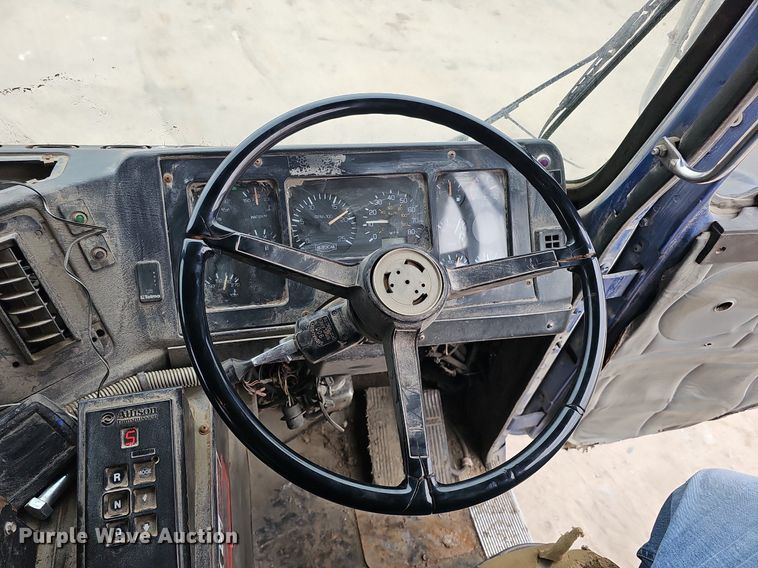 image for item DK0719 2004 Auto Car Xpeditor refuse truck