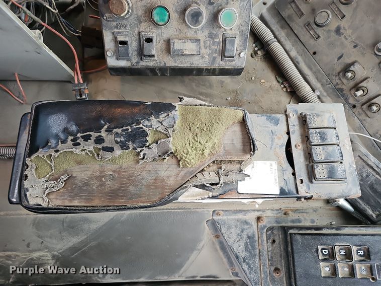 image for item DK0719 2004 Auto Car Xpeditor refuse truck