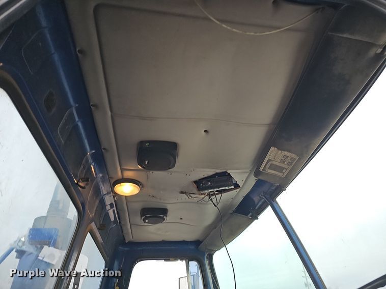 image for item DK0719 2004 Auto Car Xpeditor refuse truck