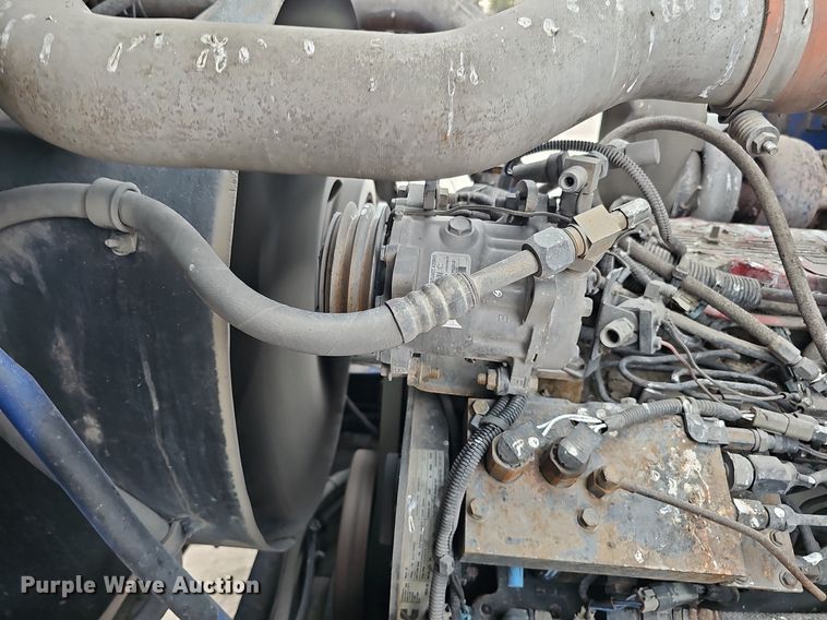 image for item DK0719 2004 Auto Car Xpeditor refuse truck