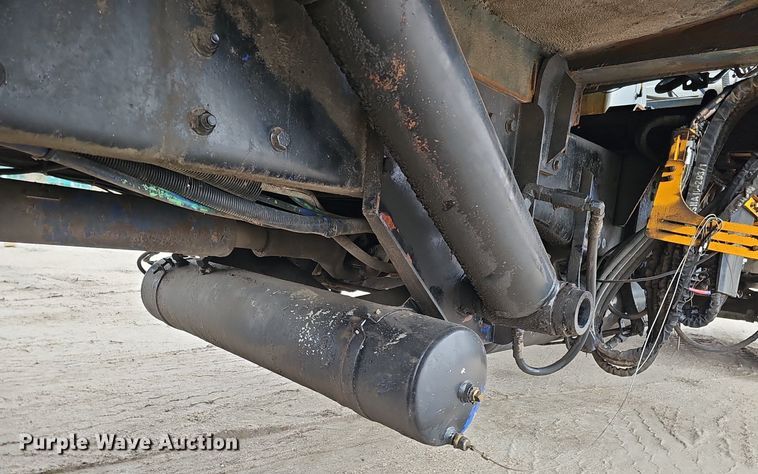 image for item DK0719 2004 Auto Car Xpeditor refuse truck