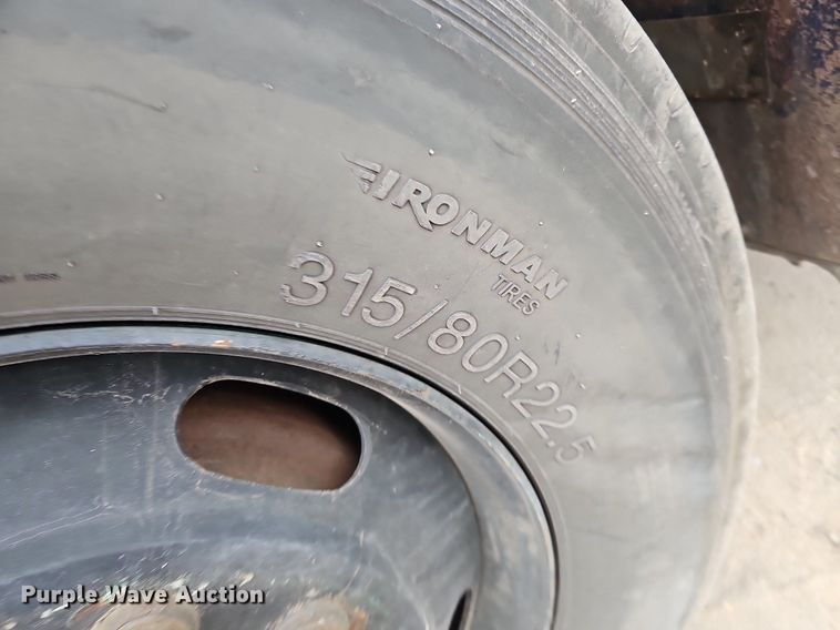 image for item DK0719 2004 Auto Car Xpeditor refuse truck