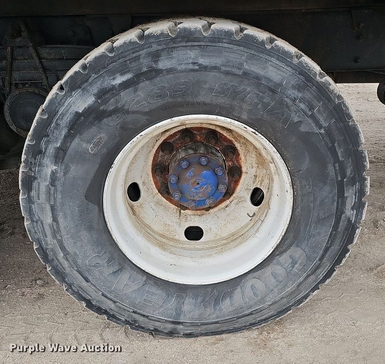 image for item DK0719 2004 Auto Car Xpeditor refuse truck