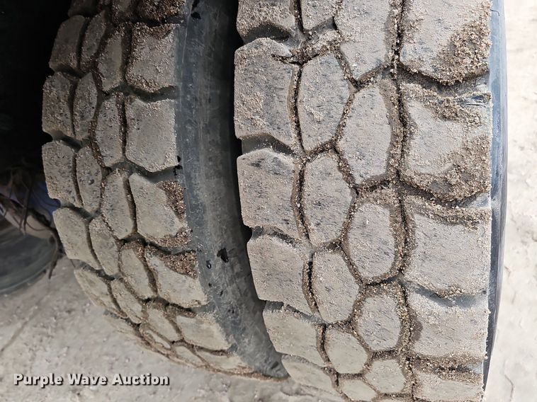 image for item DK0719 2004 Auto Car Xpeditor refuse truck