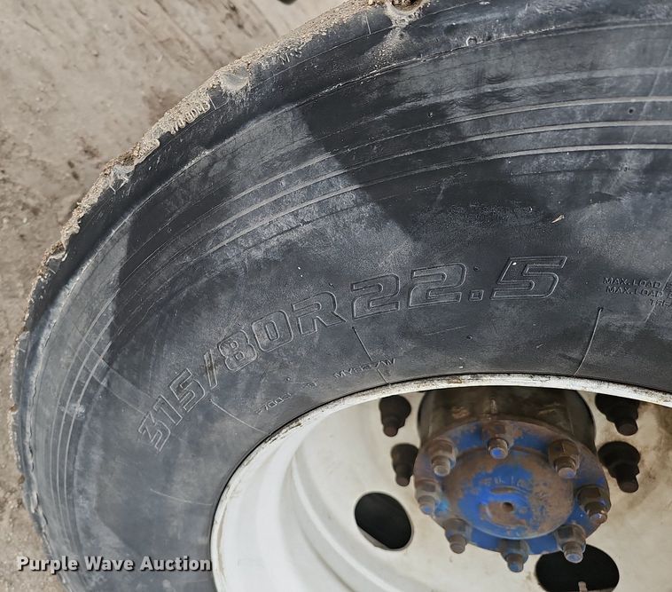 image for item DK0719 2004 Auto Car Xpeditor refuse truck