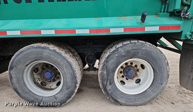 image for item DK0719 2004 Auto Car Xpeditor refuse truck