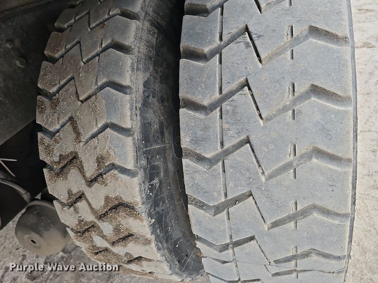 image for item DK0719 2004 Auto Car Xpeditor refuse truck