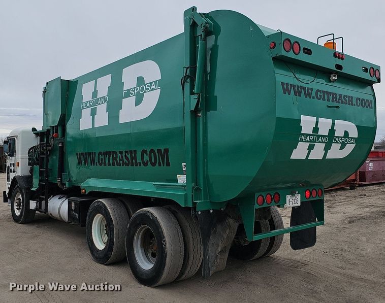 image for item DK0720 2009 Peterbilt 320 refuse truck