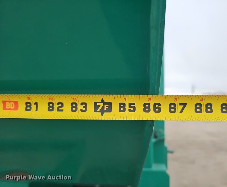 image for item DK0720 2009 Peterbilt 320 refuse truck