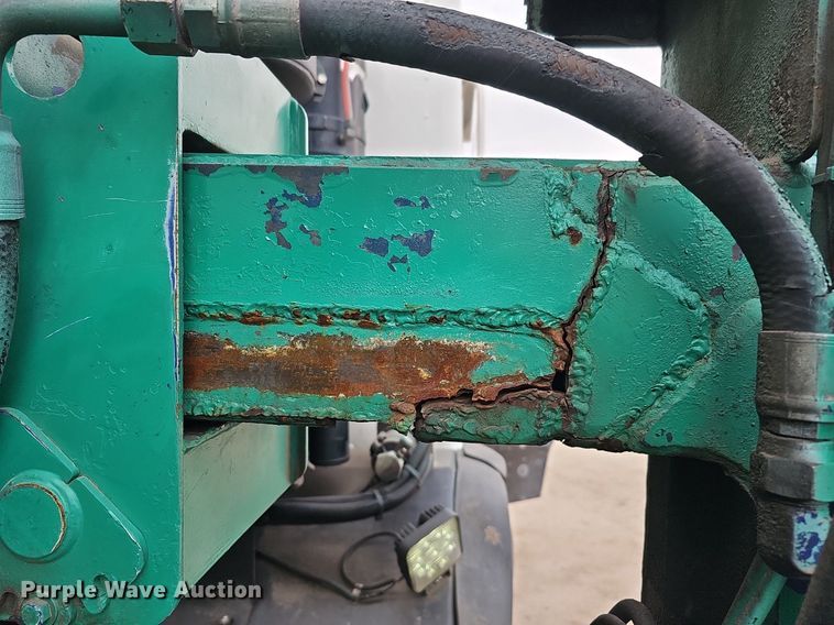 image for item DK0720 2009 Peterbilt 320 refuse truck