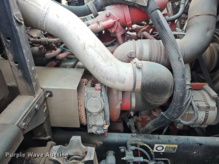 image for item DK0720 2009 Peterbilt 320 refuse truck