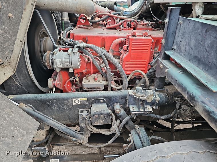 image for item DK0720 2009 Peterbilt 320 refuse truck