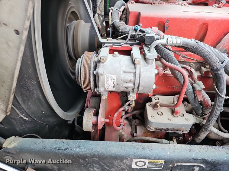 image for item DK0720 2009 Peterbilt 320 refuse truck