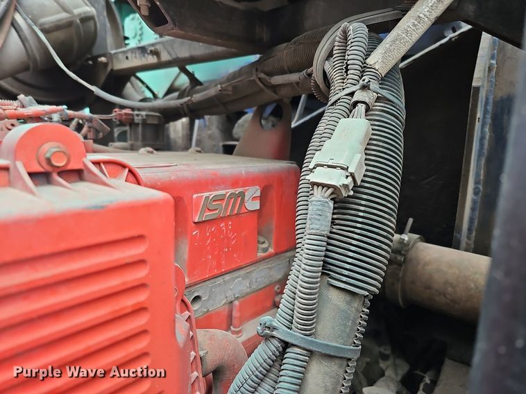 image for item DK0720 2009 Peterbilt 320 refuse truck