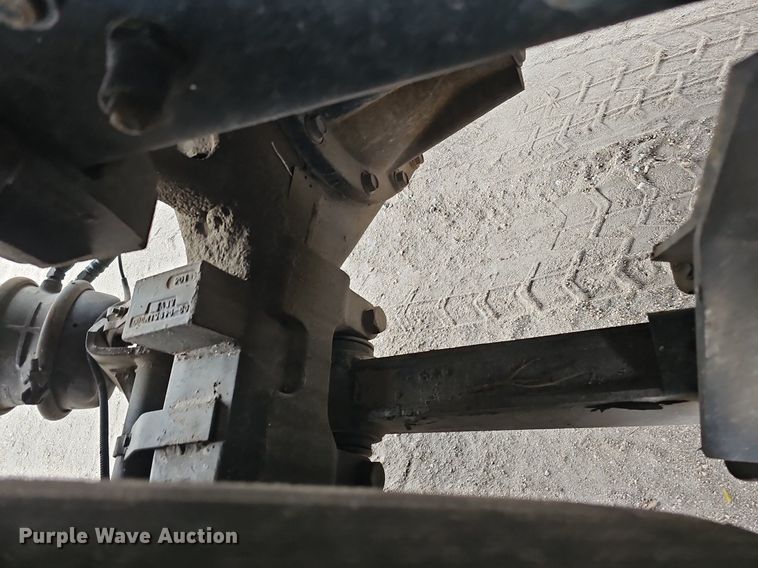 image for item DK0720 2009 Peterbilt 320 refuse truck