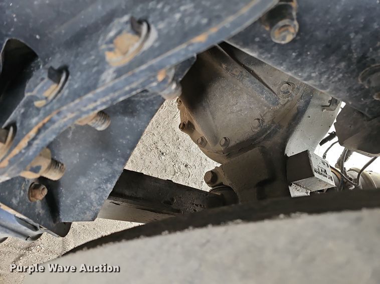 image for item DK0720 2009 Peterbilt 320 refuse truck