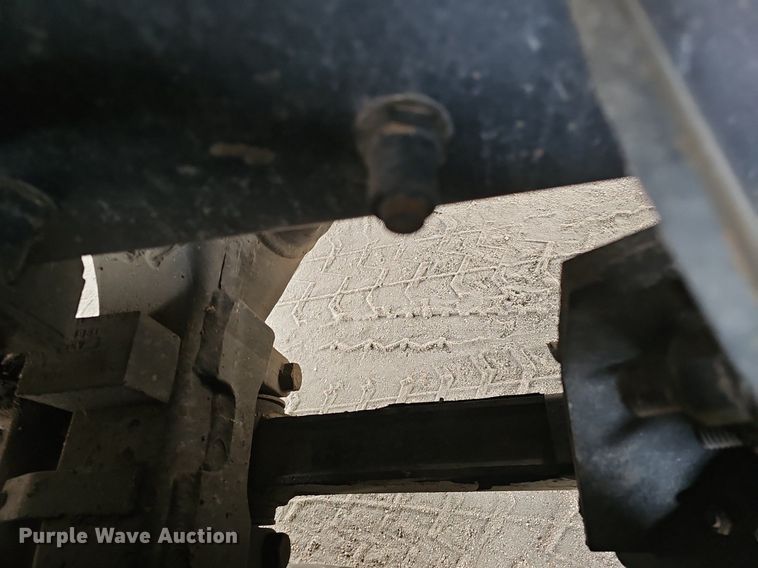 image for item DK0720 2009 Peterbilt 320 refuse truck