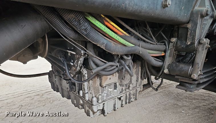 image for item DK0720 2009 Peterbilt 320 refuse truck