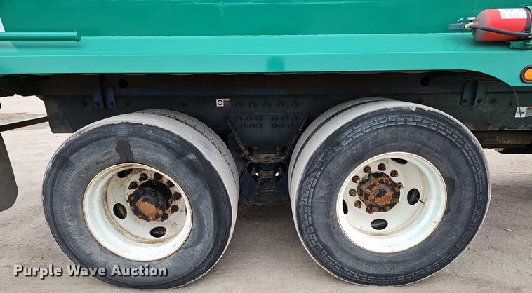 image for item DK0720 2009 Peterbilt 320 refuse truck