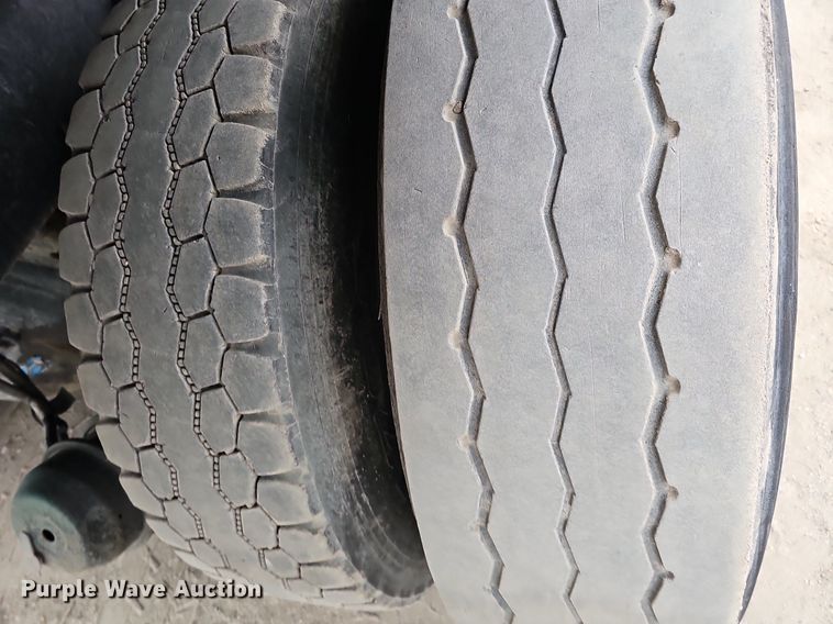 image for item DK0720 2009 Peterbilt 320 refuse truck