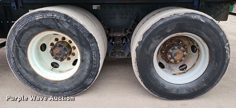 image for item DK0720 2009 Peterbilt 320 refuse truck