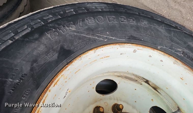 image for item DK0720 2009 Peterbilt 320 refuse truck