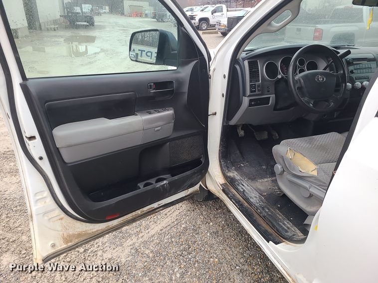 image for item DK4180 2013 Toyota Tundra Double Cab pickup truck