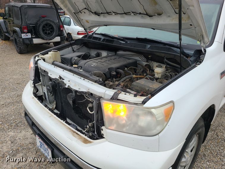 image for item DK4180 2013 Toyota Tundra Double Cab pickup truck