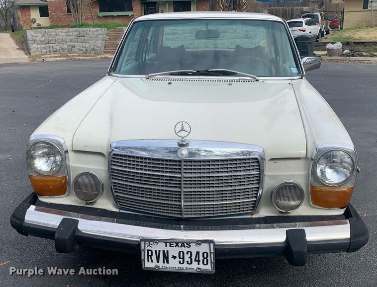 image for item DM7756 1975 Mercedes Benz 240D 