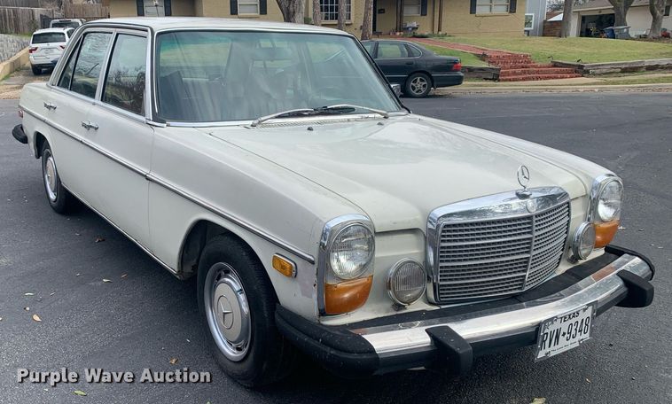 image for item DM7756 1975 Mercedes Benz 240D 