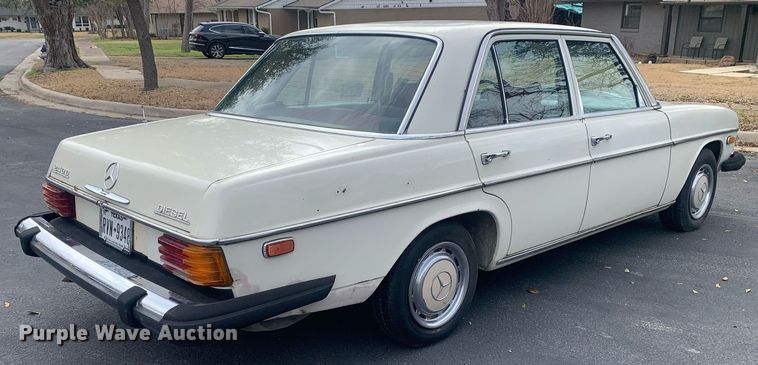 image for item DM7756 1975 Mercedes Benz 240D 