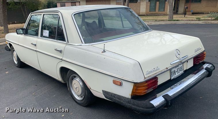 image for item DM7756 1975 Mercedes Benz 240D 