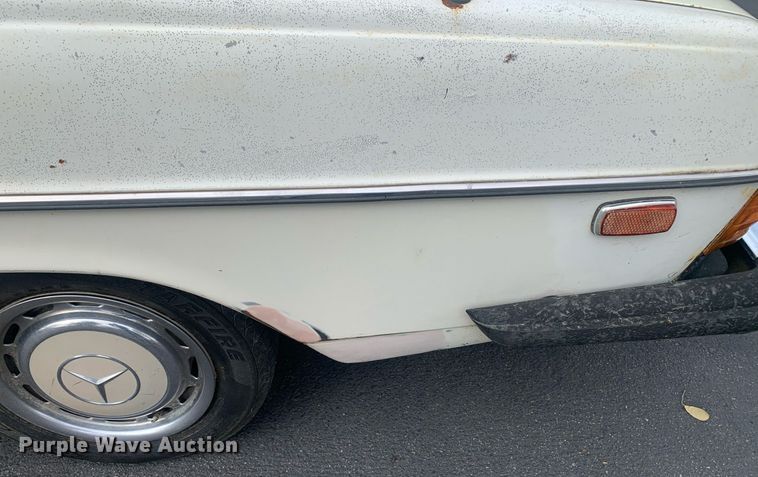 image for item DM7756 1975 Mercedes Benz 240D 