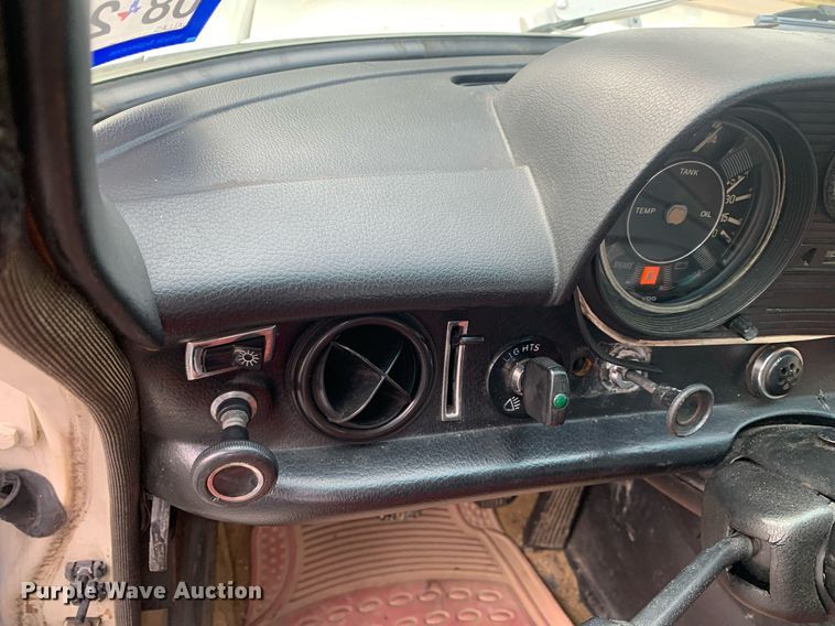 image for item DM7756 1975 Mercedes Benz 240D 