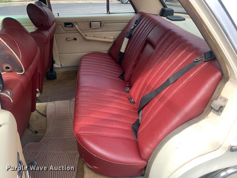 image for item DM7756 1975 Mercedes Benz 240D 