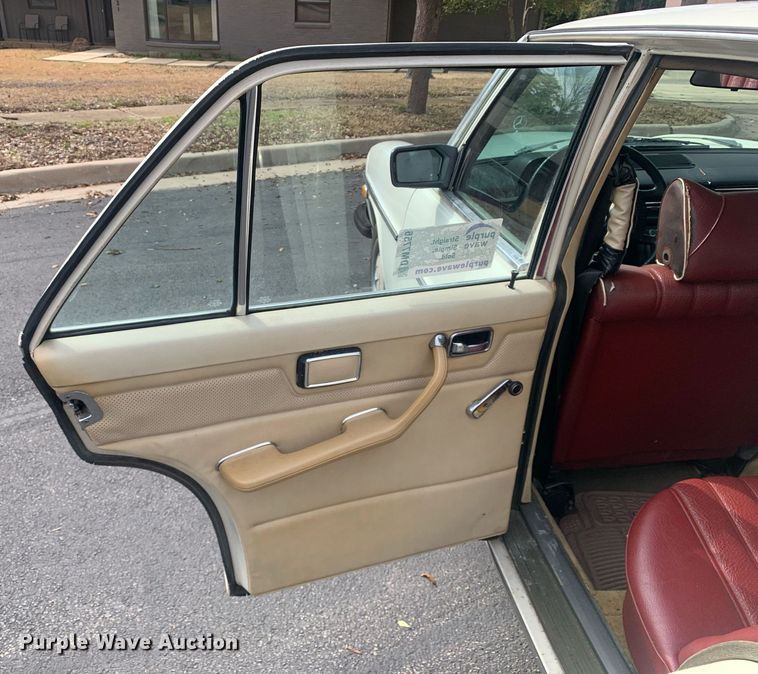 image for item DM7756 1975 Mercedes Benz 240D 