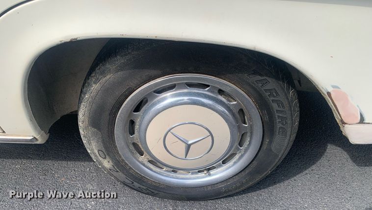 image for item DM7756 1975 Mercedes Benz 240D 