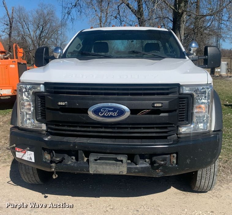 image for item DM7760 2019 Ford F550 truck cab and chassis