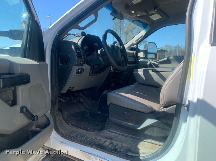 image for item DM7760 2019 Ford F550 truck cab and chassis