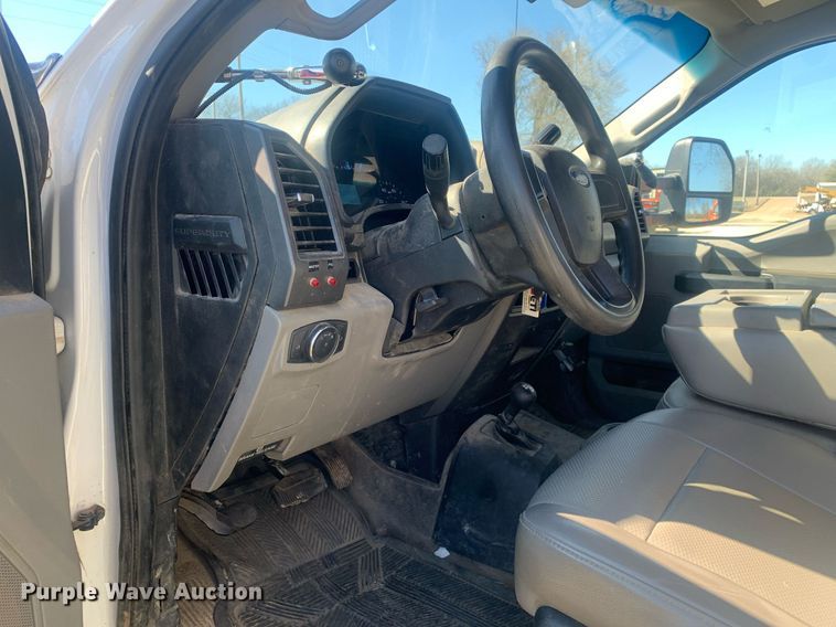 image for item DM7760 2019 Ford F550 truck cab and chassis