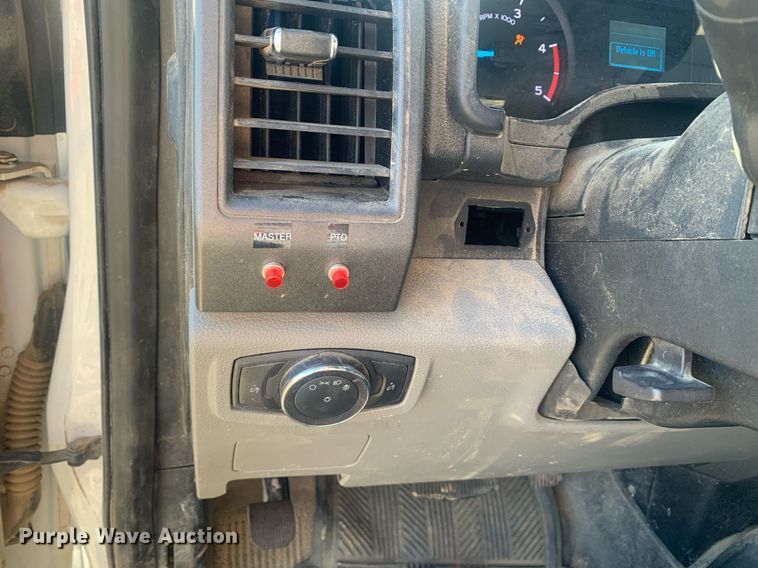 image for item DM7760 2019 Ford F550 truck cab and chassis