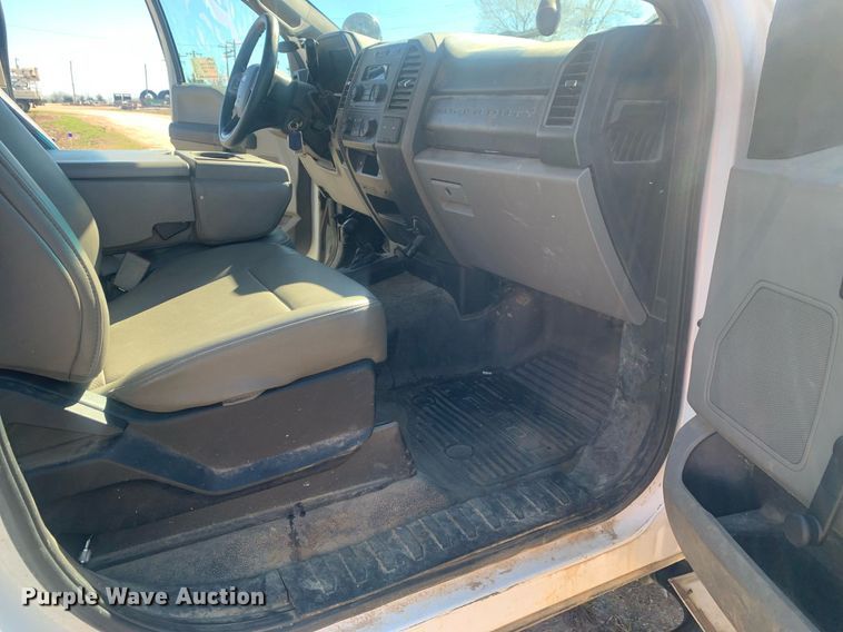 image for item DM7760 2019 Ford F550 truck cab and chassis