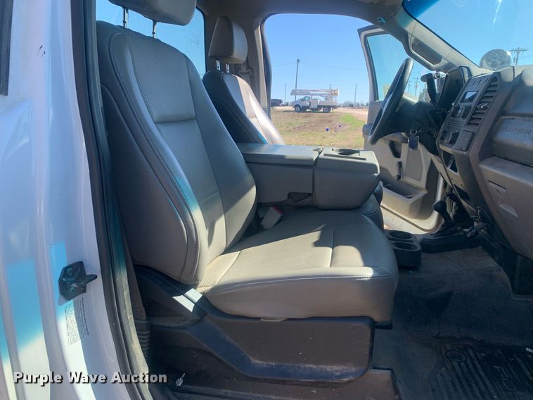 image for item DM7760 2019 Ford F550 truck cab and chassis