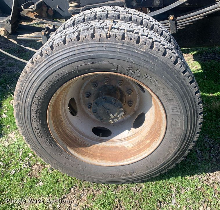 image for item DM7760 2019 Ford F550 truck cab and chassis