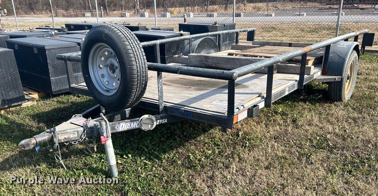 image for item DN0555 2016 Diamond C utility trailer