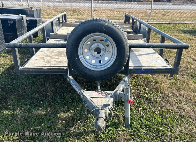 image for item DN0555 2016 Diamond C utility trailer