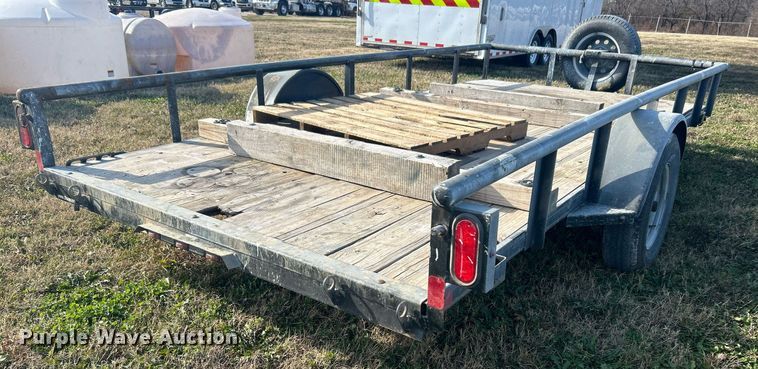 image for item DN0555 2016 Diamond C utility trailer