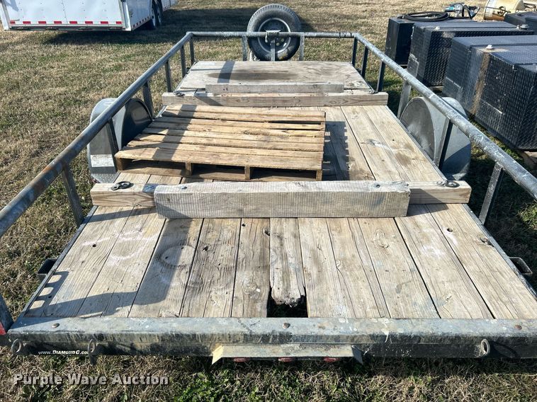 image for item DN0555 2016 Diamond C utility trailer