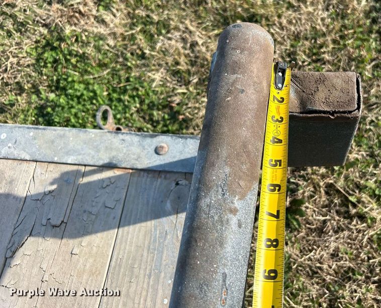 image for item DN0555 2016 Diamond C utility trailer