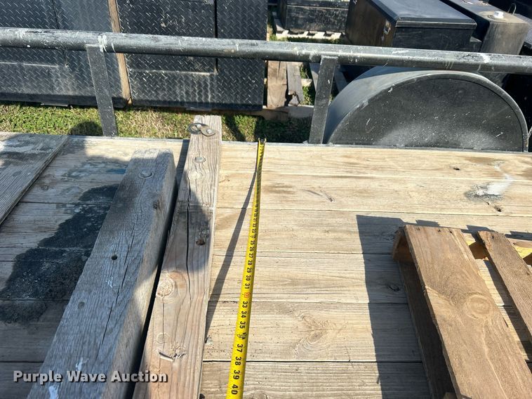 image for item DN0555 2016 Diamond C utility trailer